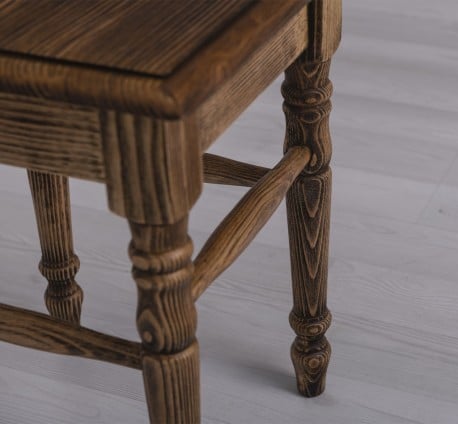 Scaun cu picioare strunjite de la Studio Szel PS679 - Culoare_P064 - PERIAT ADANC