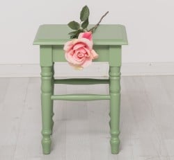 Scaun cu picioare strunjite de la Studio Szel PS679 - Culoare_P054 - VOPSIT