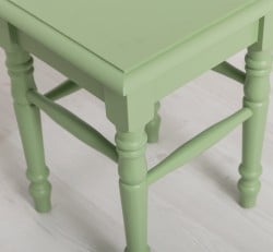 Scaun cu picioare strunjite de la Studio Szel PS679 - Culoare_P054 - VOPSIT
