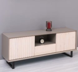 Comoda TV cu 2 usi si 1 sertar Slatted de la Studio Szel PS752 - Culoare Corp_P030 - Culoare Usi_P095 - DUBLU COLOR