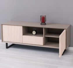 Comoda TV cu 2 usi si 1 sertar Slatted de la Studio Szel PS752 - Culoare Corp_P030 - Culoare Usi_P095 - DUBLU COLOR