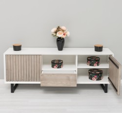 Comoda TV cu 2 usi si 1 sertar Slatted de la Studio Szel PS752 - Culoare Corp_P039 - Culoare Usi_P037 - DUBLU COLOR