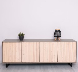 Comoda cu 4 usi Slatted de la Studio Szel PS753 - Culoare Corp_P030 - Culoare Usi_P095 - DUBLU COLOR