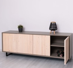 Comoda cu 4 usi Slatted de la Studio Szel PS753 - Culoare Corp_P030 - Culoare Usi_P095 - DUBLU COLOR