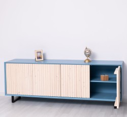 Comoda cu 4 usi Slatted de la Studio Szel PS753 - Culoare Corp_P053 - Culoare Usi_P095 - DUBLU COLOR