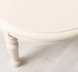 Masuta de cafea cu picioare strunjite de la Studio Szel SPEC21660 - Culoare P015 - PAINT