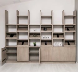 Sistem de rafturi pentru vinuri din lemn de stejar de la Studio Szel SPEC20891 - Culoare P037 - BURSHED