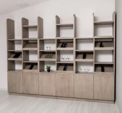 Sistem de rafturi pentru vinuri din lemn de stejar de la Studio Szel SPEC20891 - Culoare P037 - BURSHED