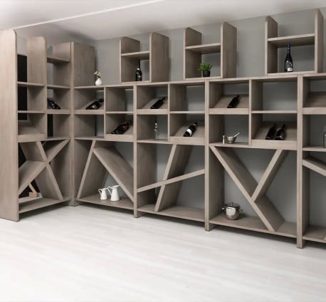 Sistem de rafturi pentru vinuri din lemn de stejar de la Studio Szel SPEC20890 - Culoare P037 - BURSHED