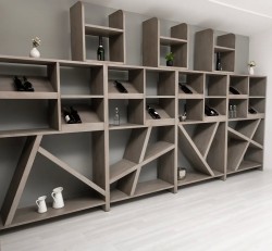 Sistem de rafturi pentru vinuri din lemn de stejar de la Studio Szel SPEC20890 - Culoare P037 - BURSHED