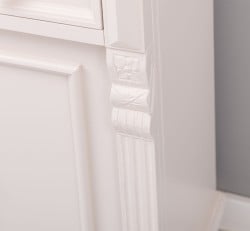 Noptiera cu ornamente, 1 usa si 1 sertar de la Studio Szel PS39 - Culoare_P015A - VOPSIT ANTICHIZAT