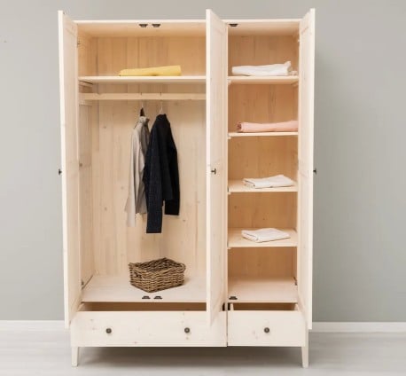 Dulap 3 usi din lemn masiv, cu sertar de la Studio Szel - SPEC20451 – Culoare P095 – LACUIT&VOPSIT