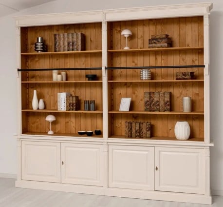 Bibliotecă clasică cu șină pentru scară de a Studio Szel - CULOARE - P025 - VOPSIT