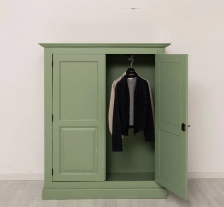 Dulap cu uși și sistem de umerașe extensibil de la Studio Szel - SPEC22344 - Culoare - P054 - VOPSIT