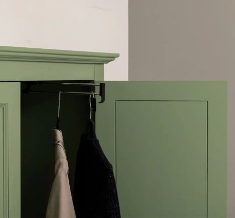 Dulap cu uși și sistem de umerașe extensibil de la Studio Szel - SPEC22344 - Culoare - P054 - VOPSIT