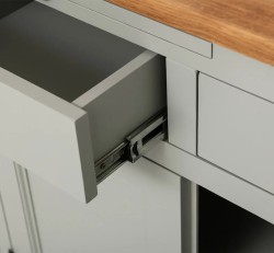 Bufet cu 3 usi si 3 sertare, blat stejar, BAS de la Studio Szel PS232BAS - Culoare Top_P089 - Culoare Corp_P077 - DUBLU COLOR