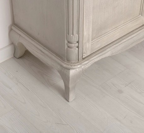 Comoda cu 2 usi si 3 sertare Chic, sertare pe sine soft close de la Studio Szel PS648 - Culoare_P090 - PERIAT ADANC