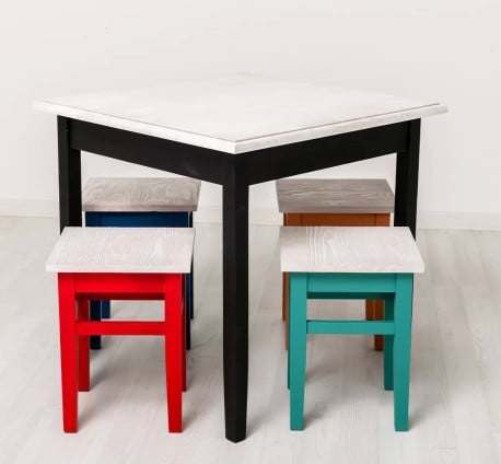 Set Bistro Multicolor cu 4 Scaune de la Studio Szel - SET129 - Culoare Top_P080 - Culoare Corp_Multicolor - DUBLU COLORE
